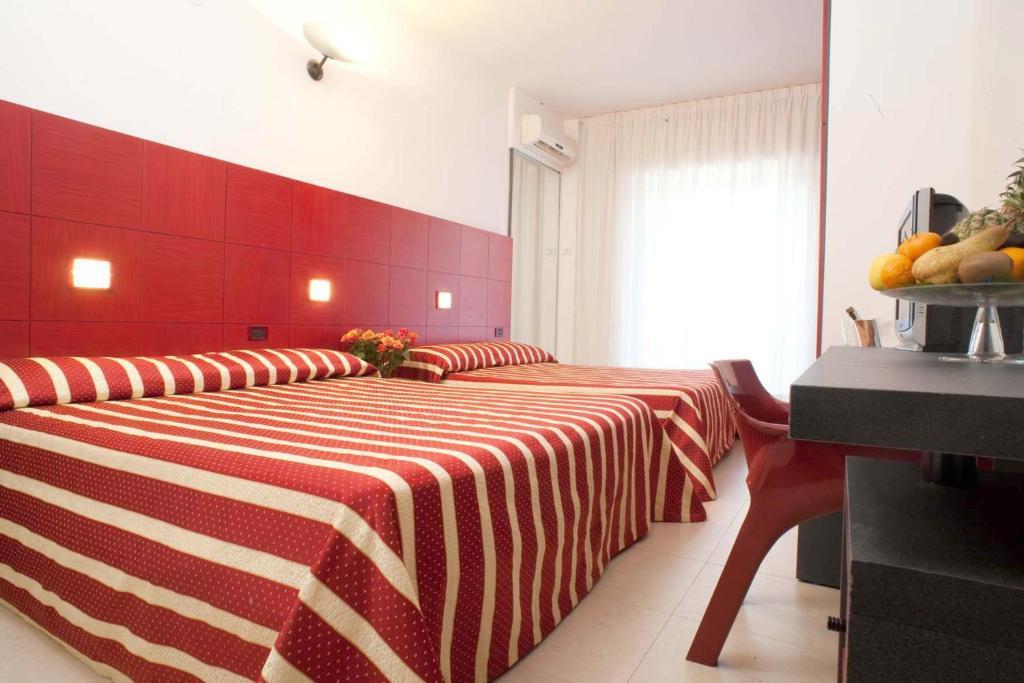 Garden Hotel Мольфетта Екстер'єр фото