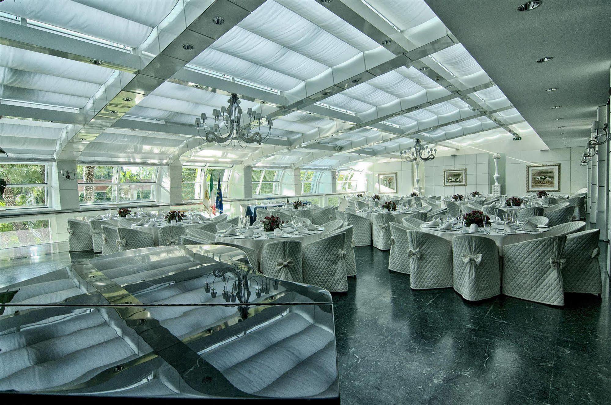 Garden Hotel Мольфетта Екстер'єр фото