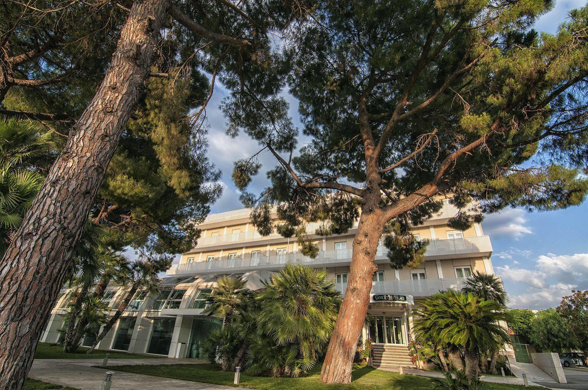 Garden Hotel Мольфетта Екстер'єр фото