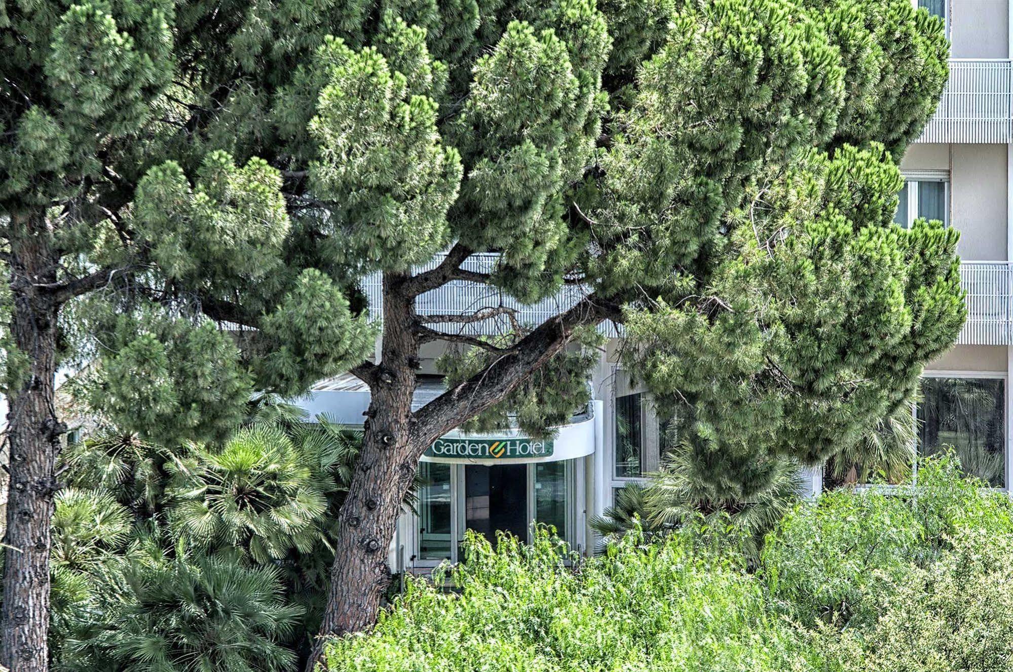 Garden Hotel Мольфетта Екстер'єр фото